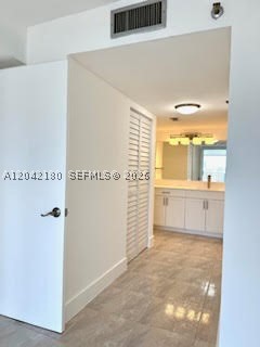 WINSTON TOWERS 600 CONDO - Residential Lease