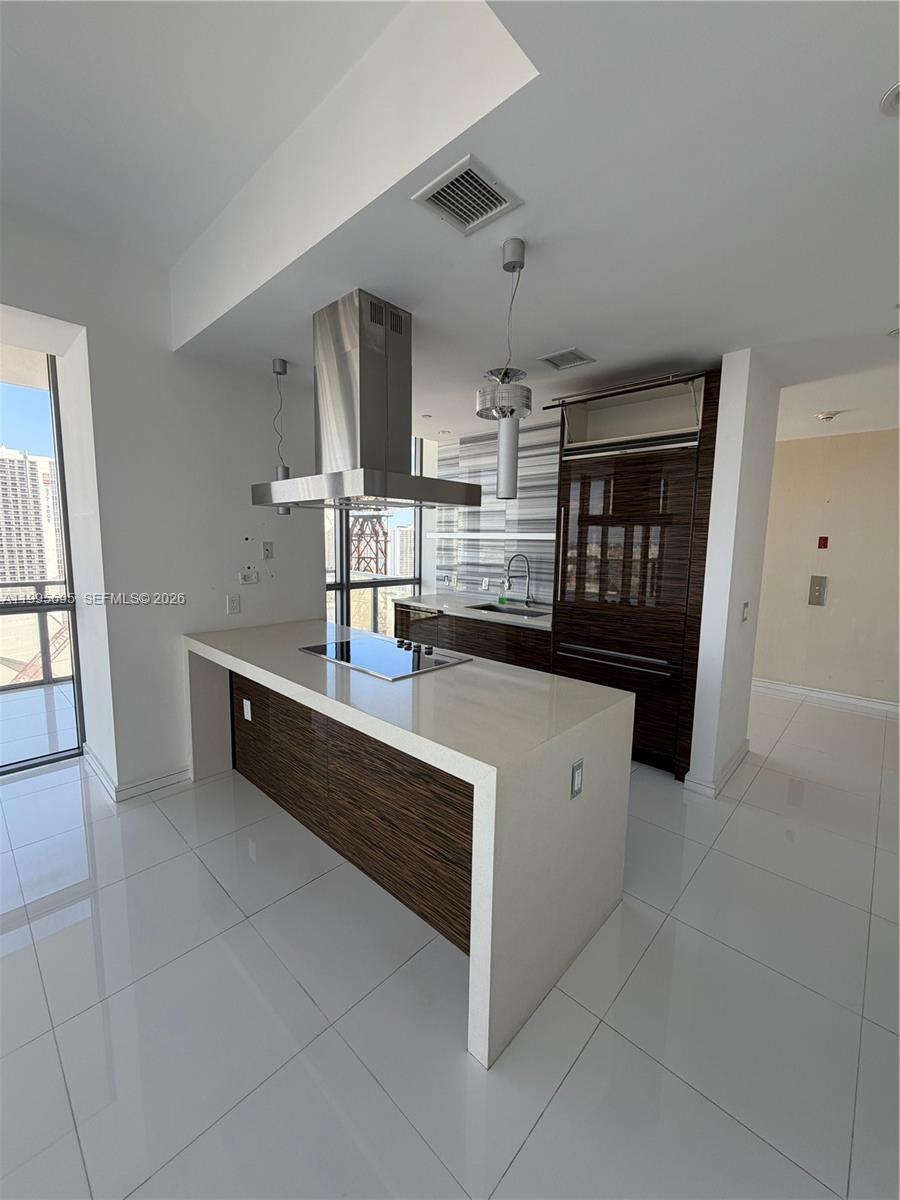 MARQUIS CONDO - Residential