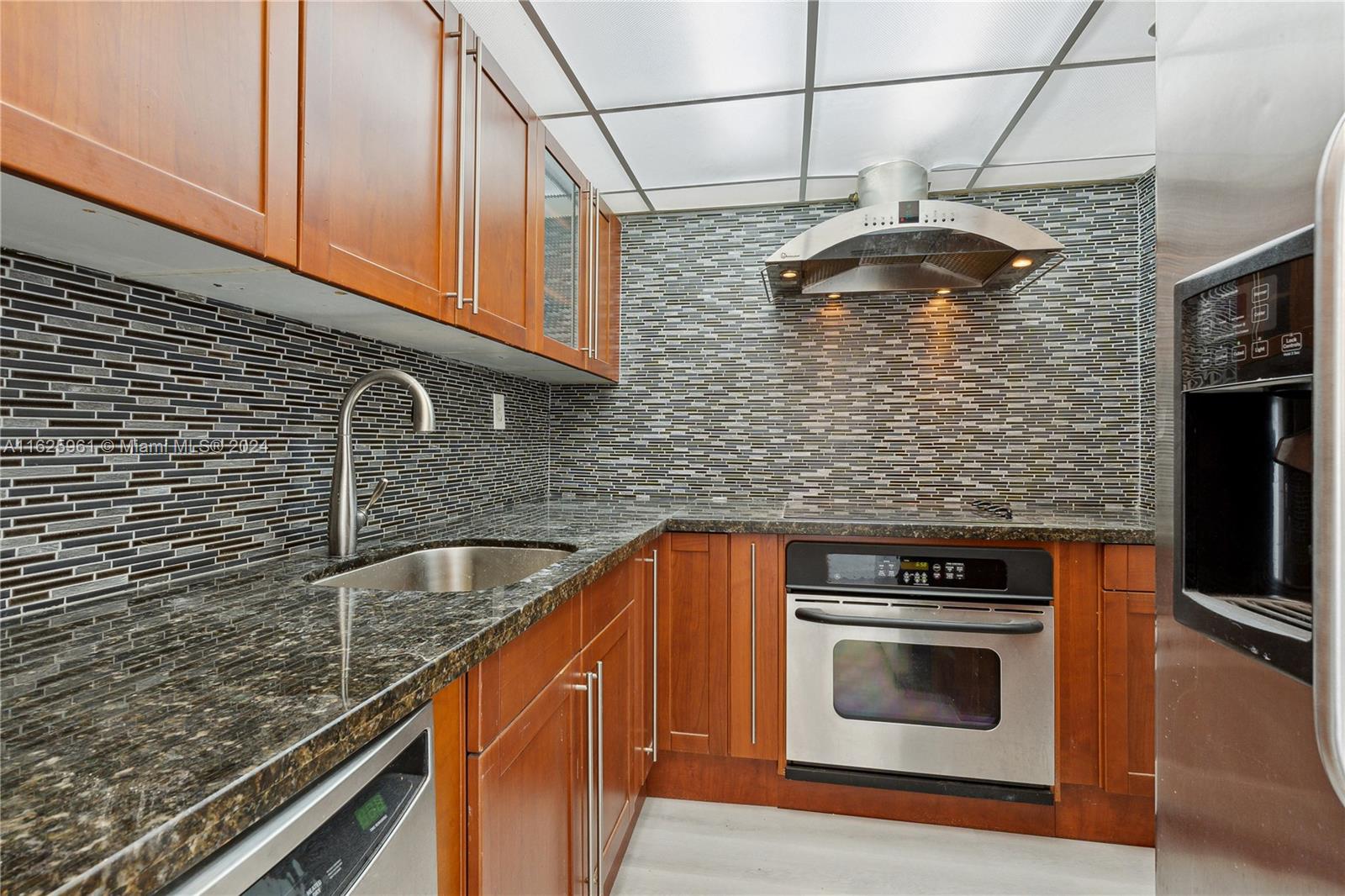 MIRADOR 1200 CONDO - Residential
