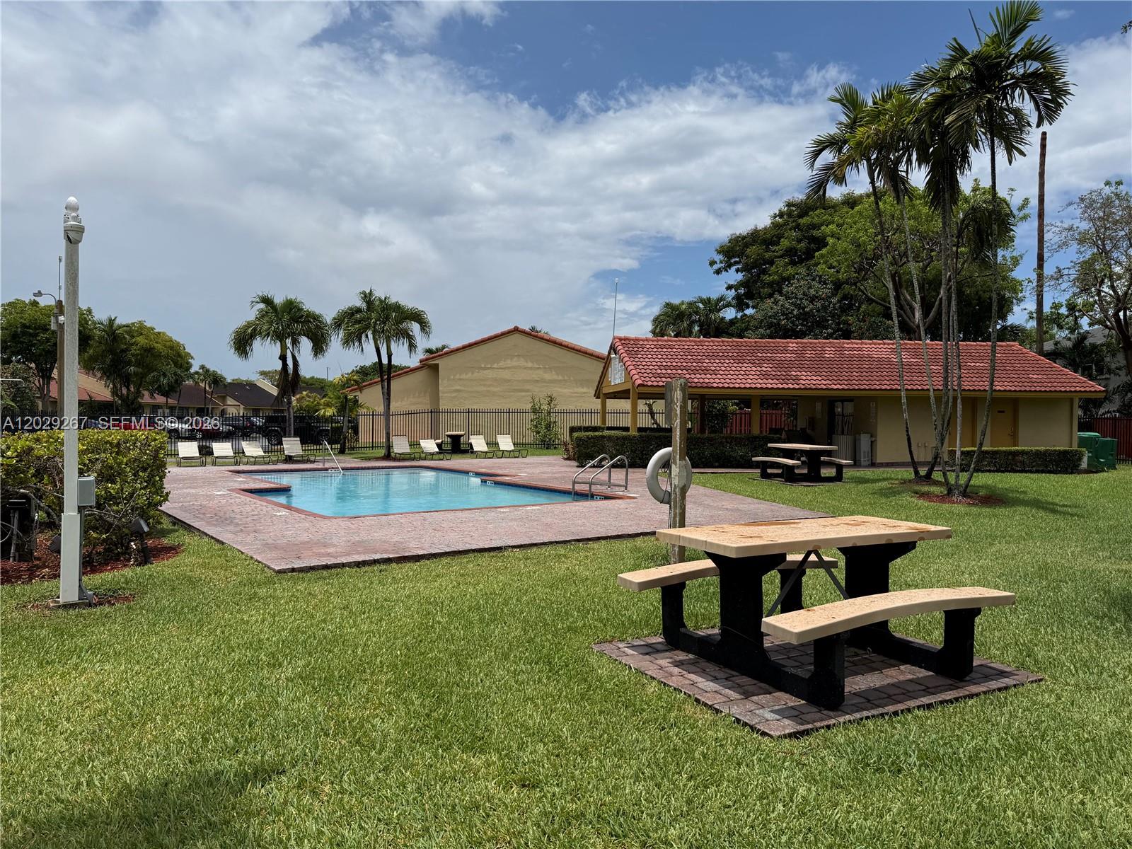 SPRINGFEVER - Residential