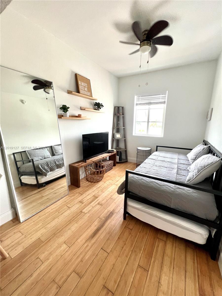 THE LOFTS AT COLLINS COND - Residential