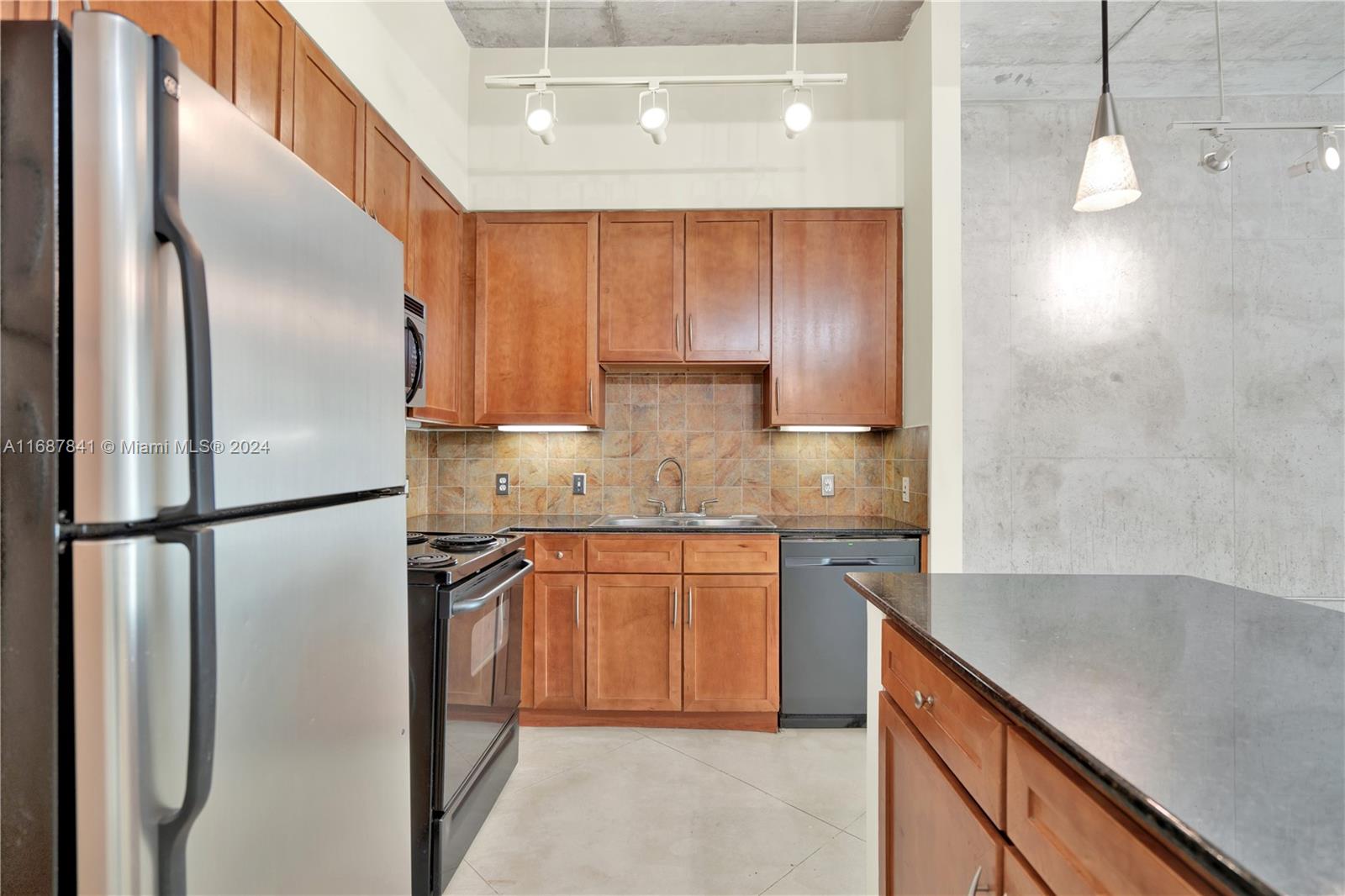 CITE CONDO - Residential Lease