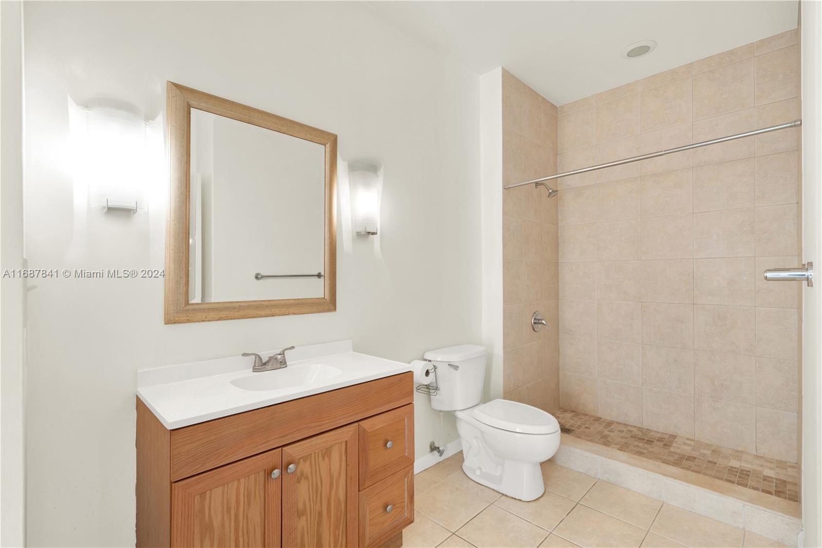 CITE CONDO - Residential Lease