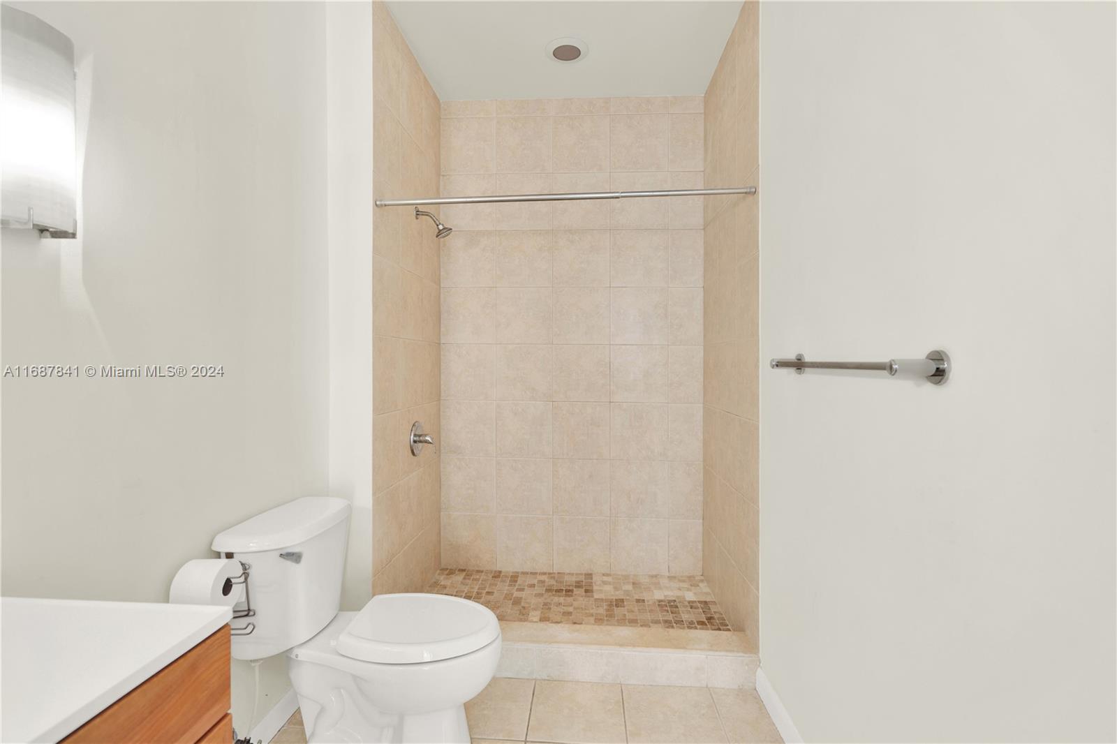 CITE CONDO - Residential Lease