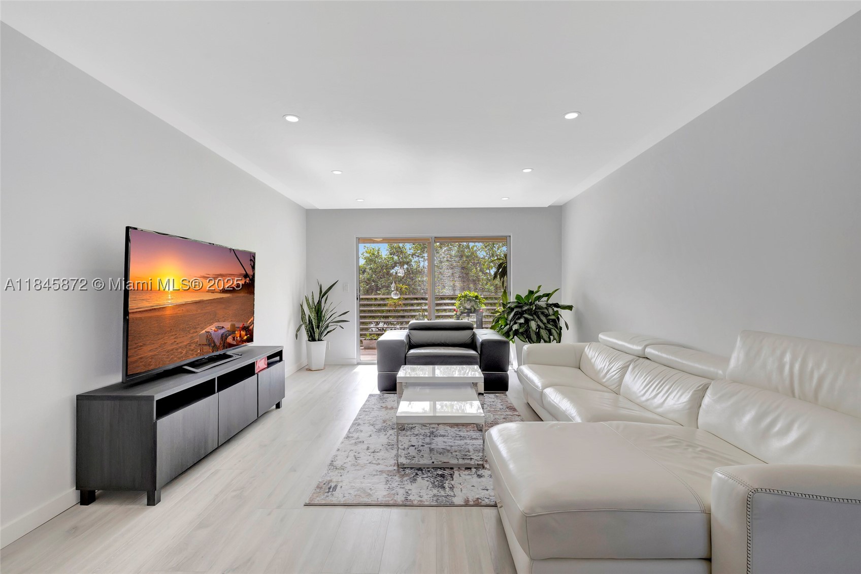 LUCAYA VILLAGE 2-E CONDO - Residential