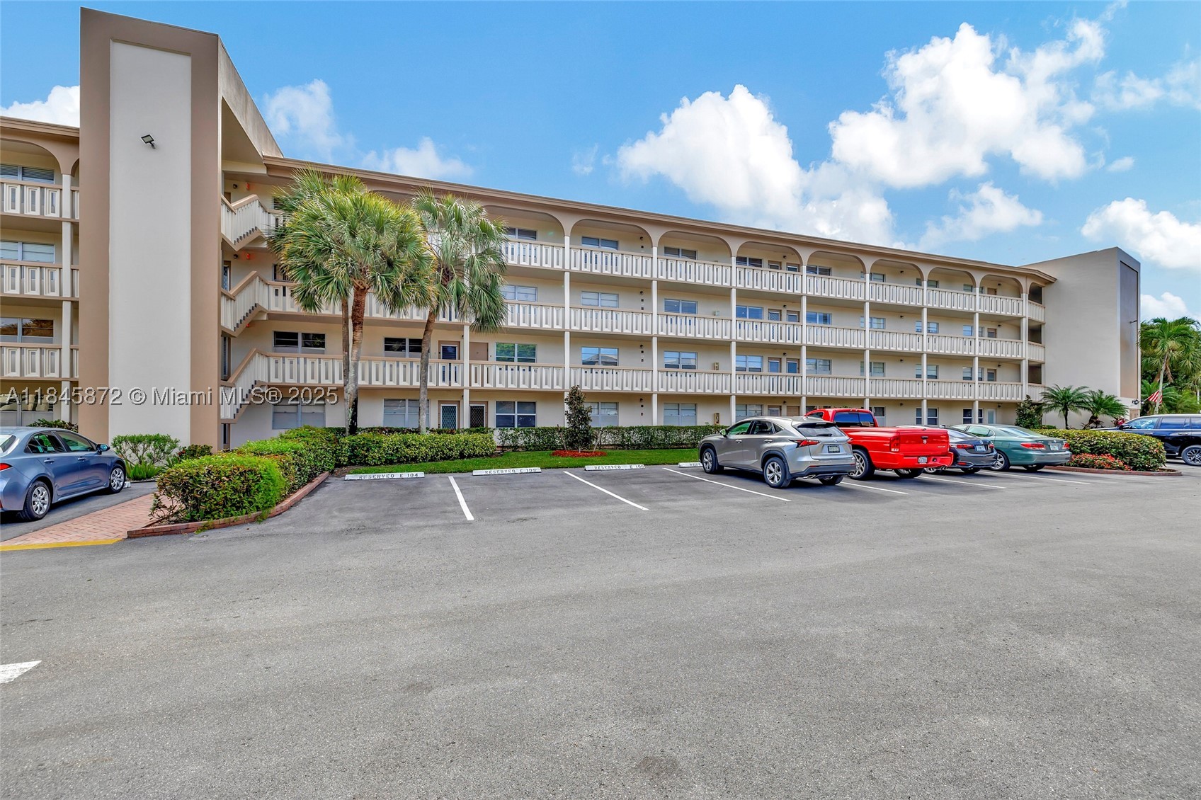 LUCAYA VILLAGE 2-E CONDO - Residential