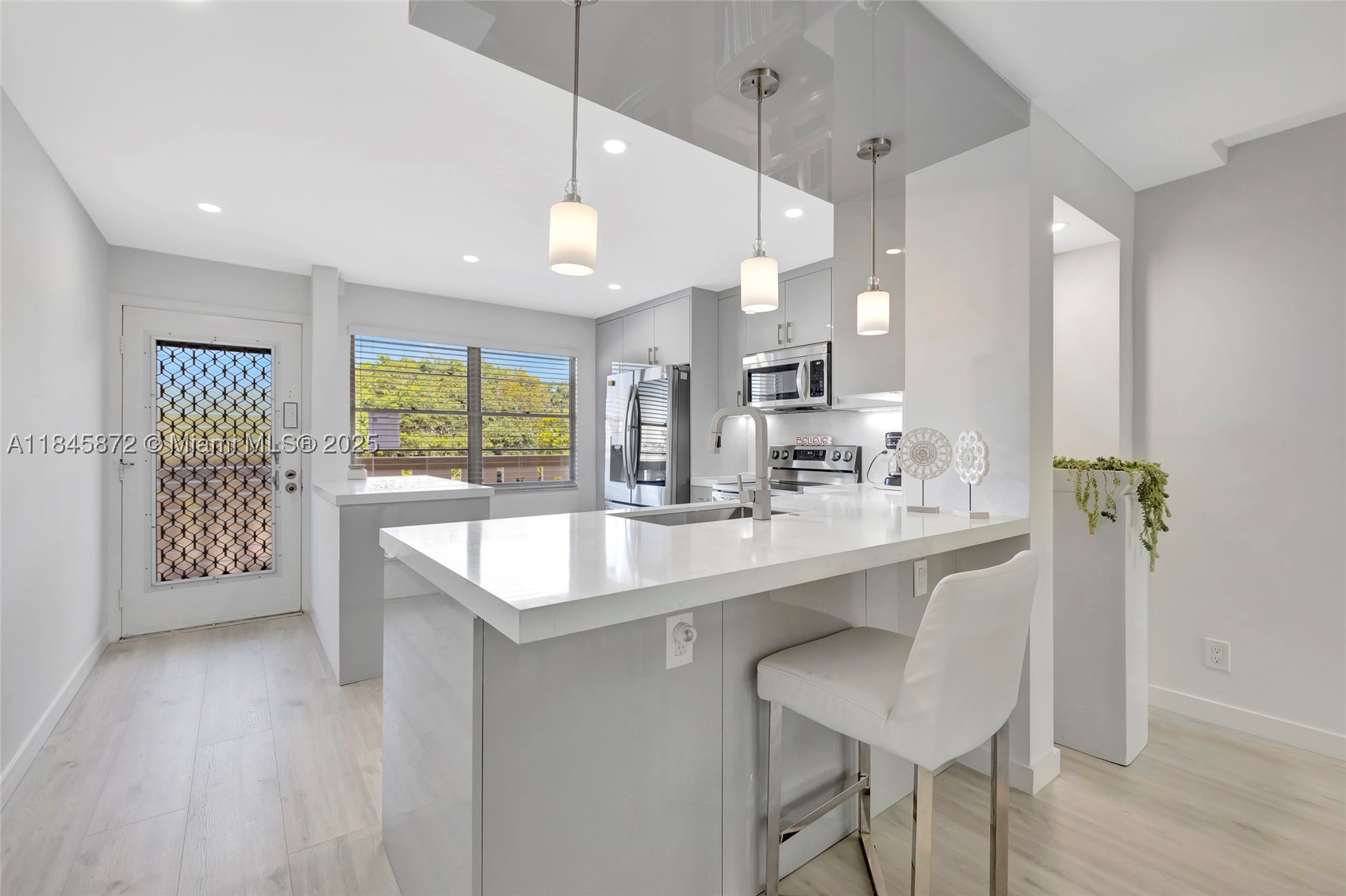 LUCAYA VILLAGE 2-E CONDO - Residential