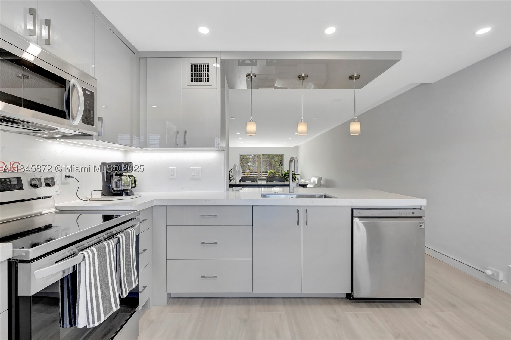 LUCAYA VILLAGE 2-E CONDO - Residential