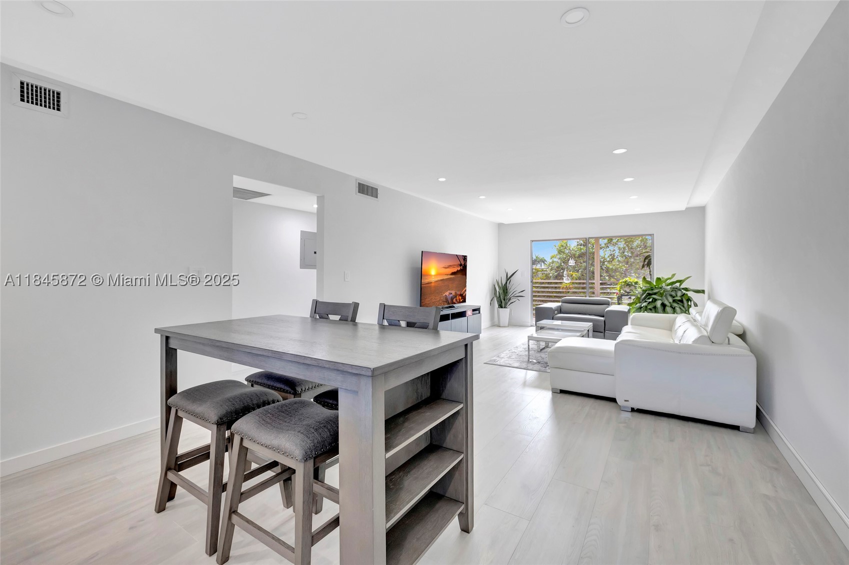 LUCAYA VILLAGE 2-E CONDO - Residential