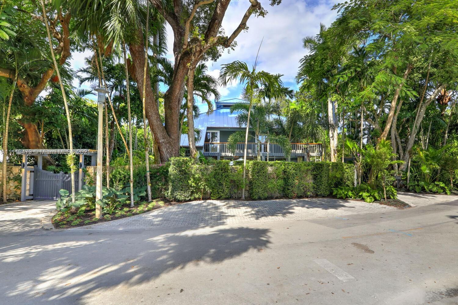 FOUR-WAY LODGE ESTATES - Residential