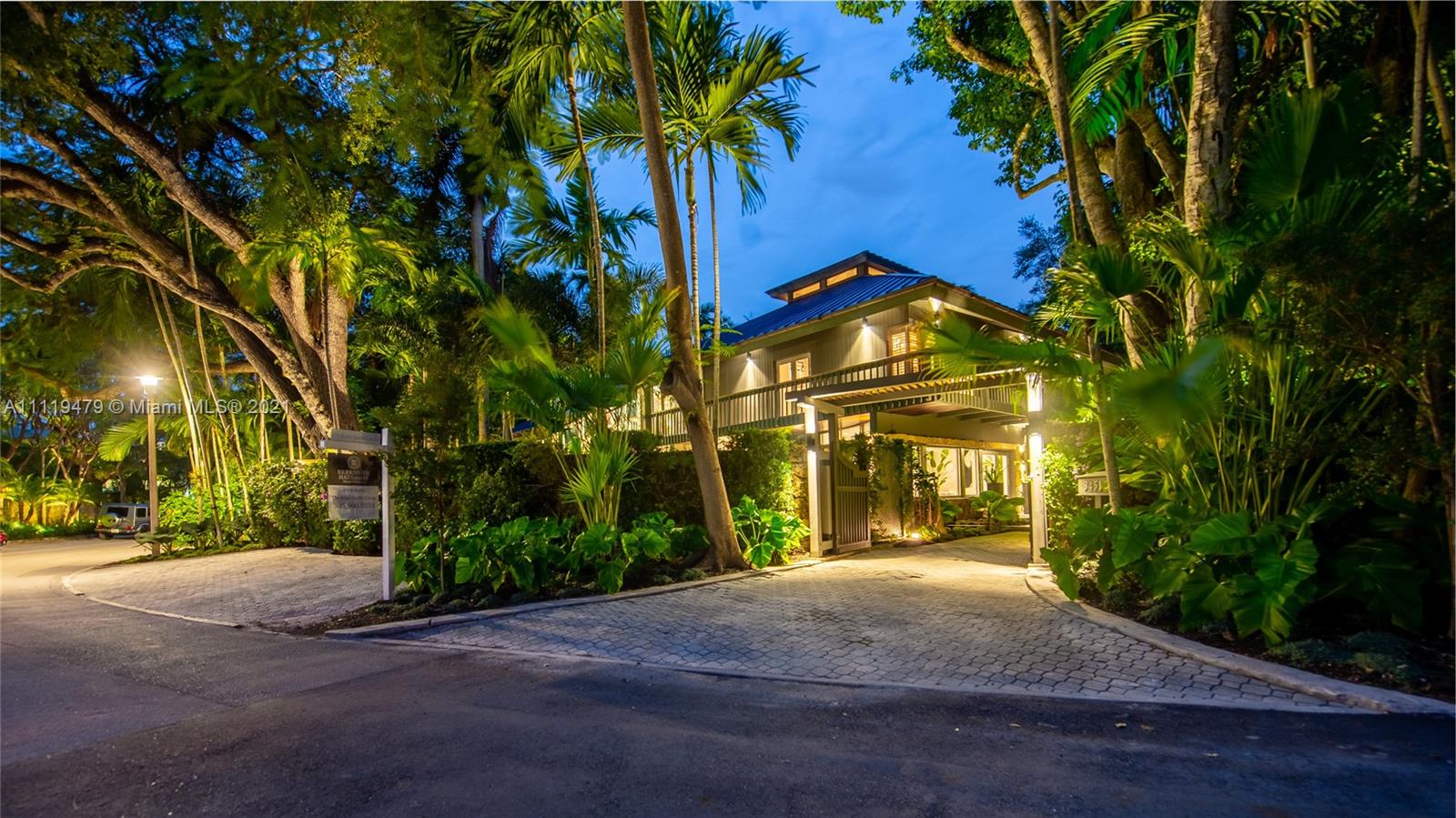 FOUR-WAY LODGE ESTATES - Residential