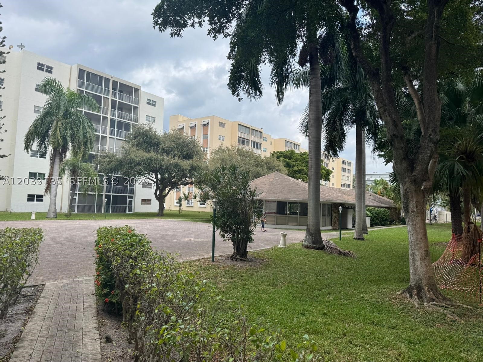 MEADOWBROOK CONDO APTS BL - Residential