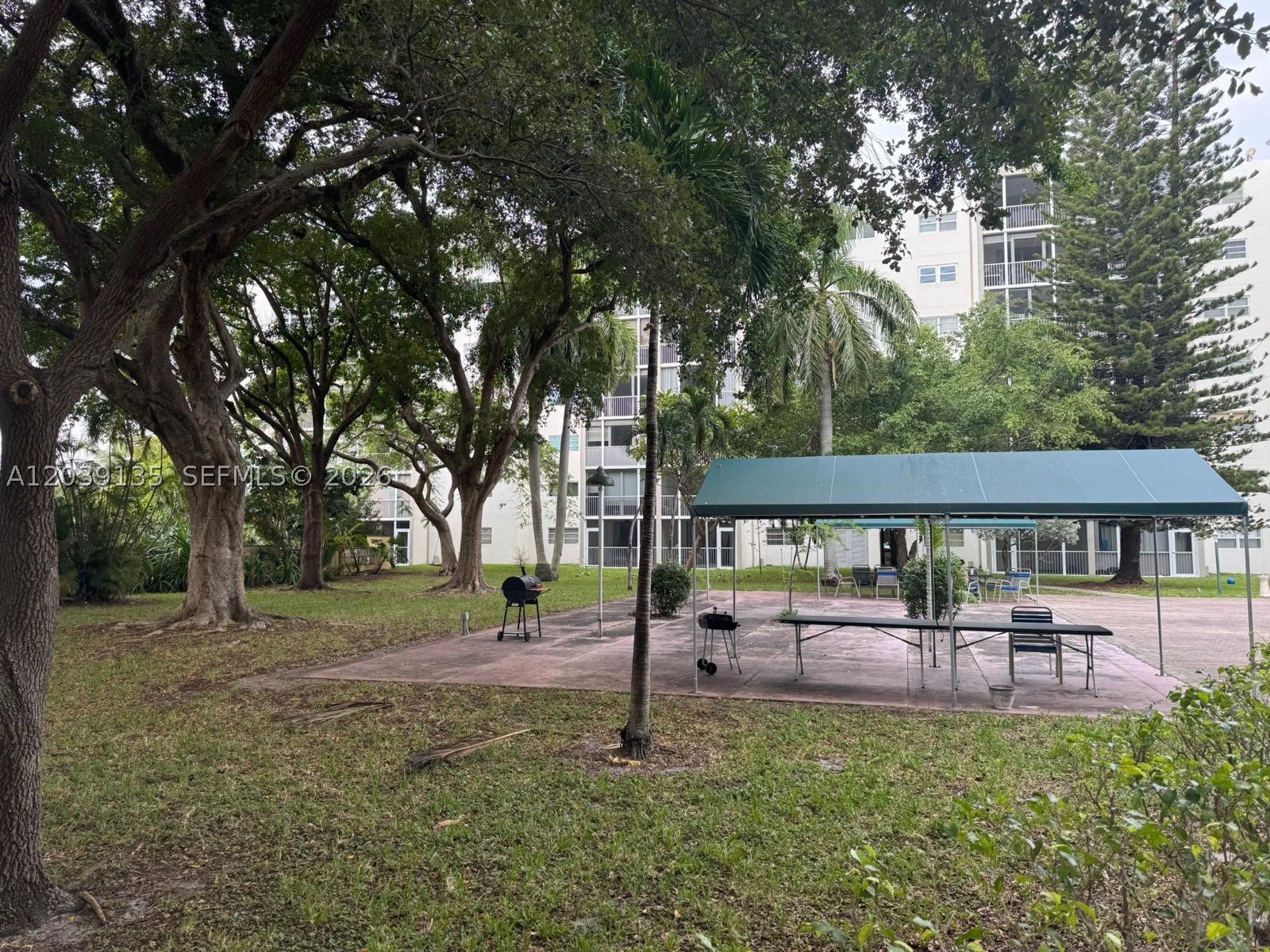 MEADOWBROOK CONDO APTS BL - Residential