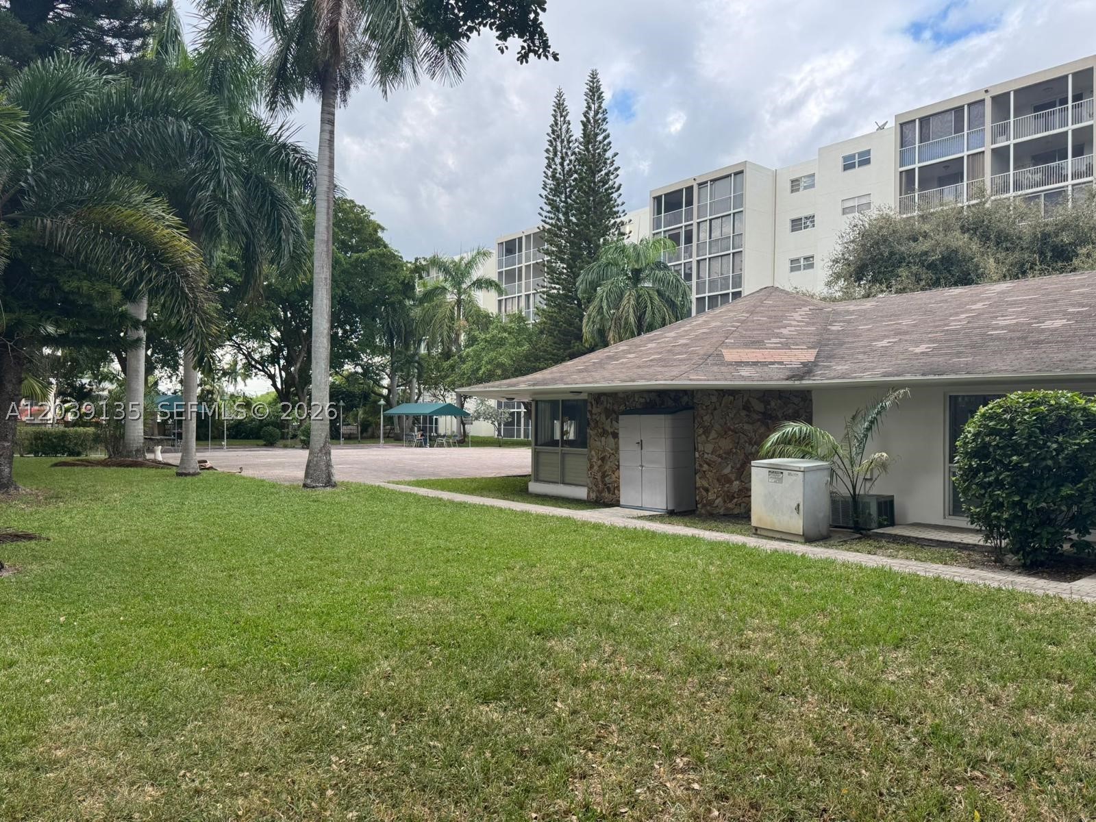 MEADOWBROOK CONDO APTS BL - Residential