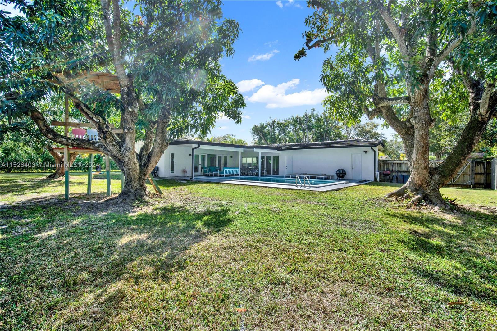MANGOWOOD - Residential Lease