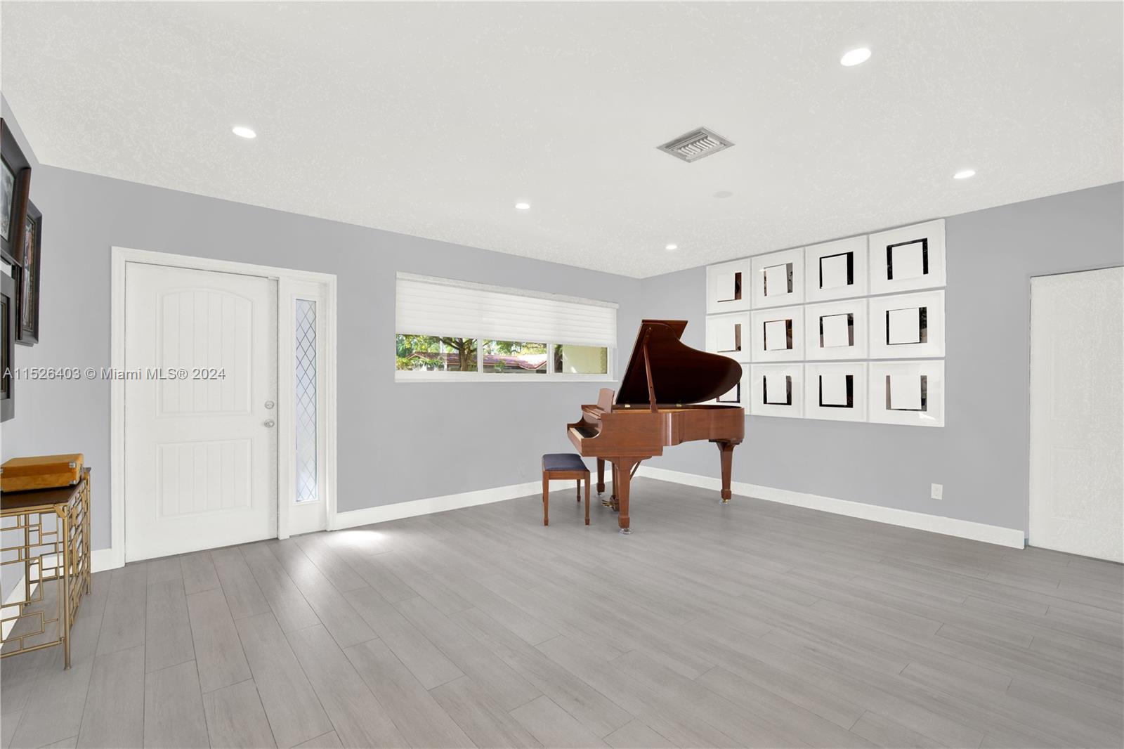 MANGOWOOD - Residential Lease
