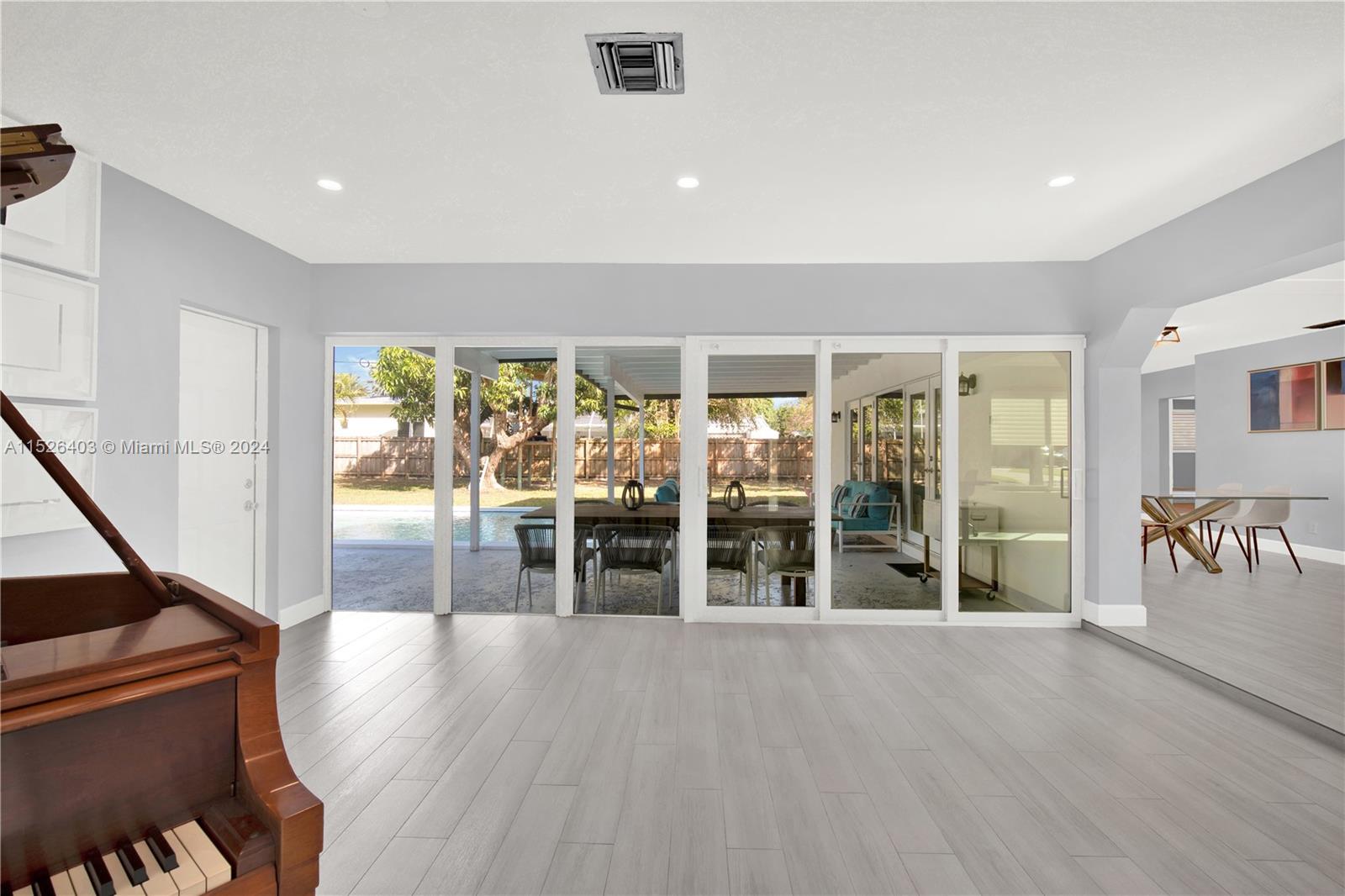 MANGOWOOD - Residential Lease