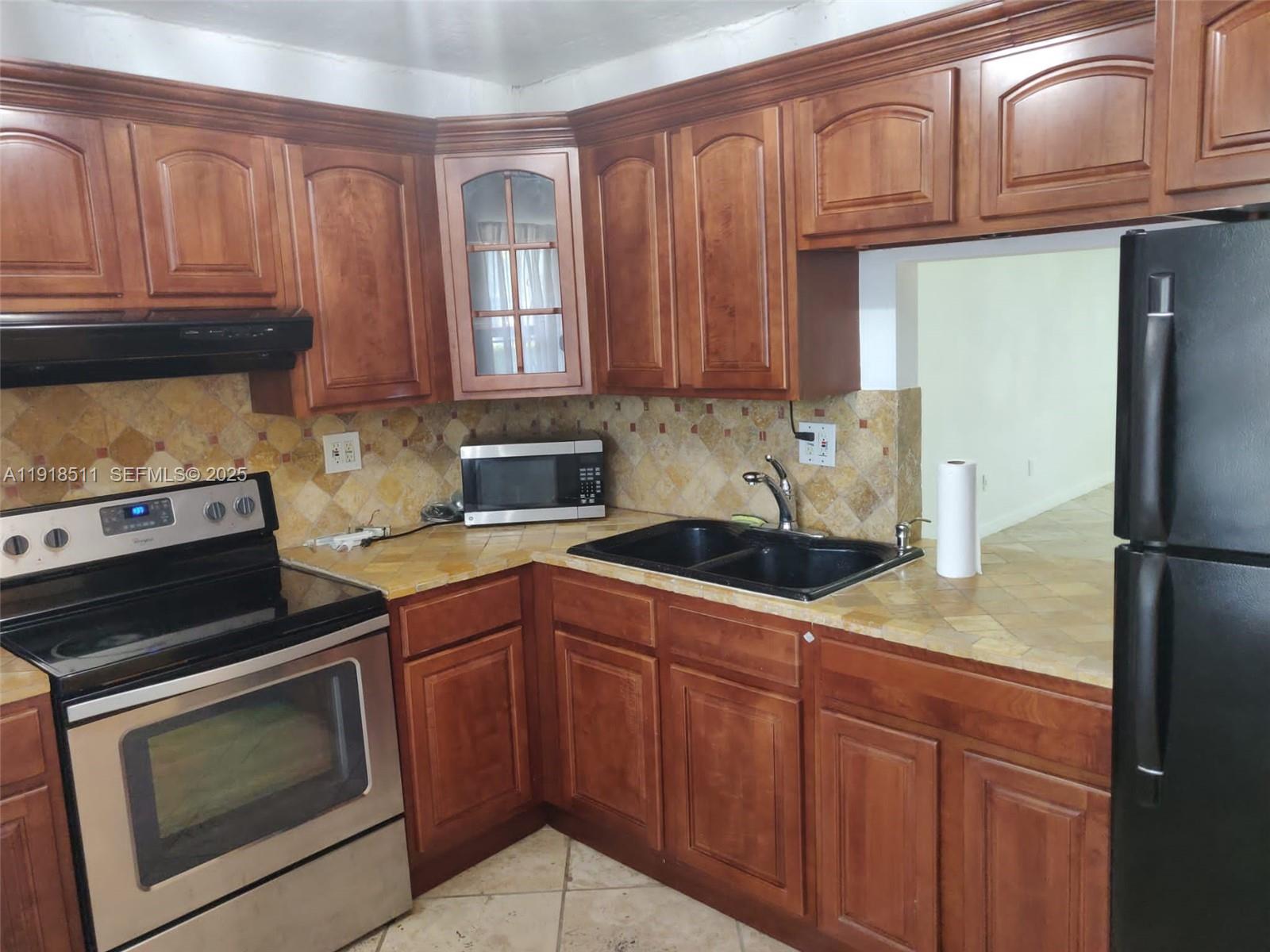 ROLLING GREEN CONDO C - Residential Lease