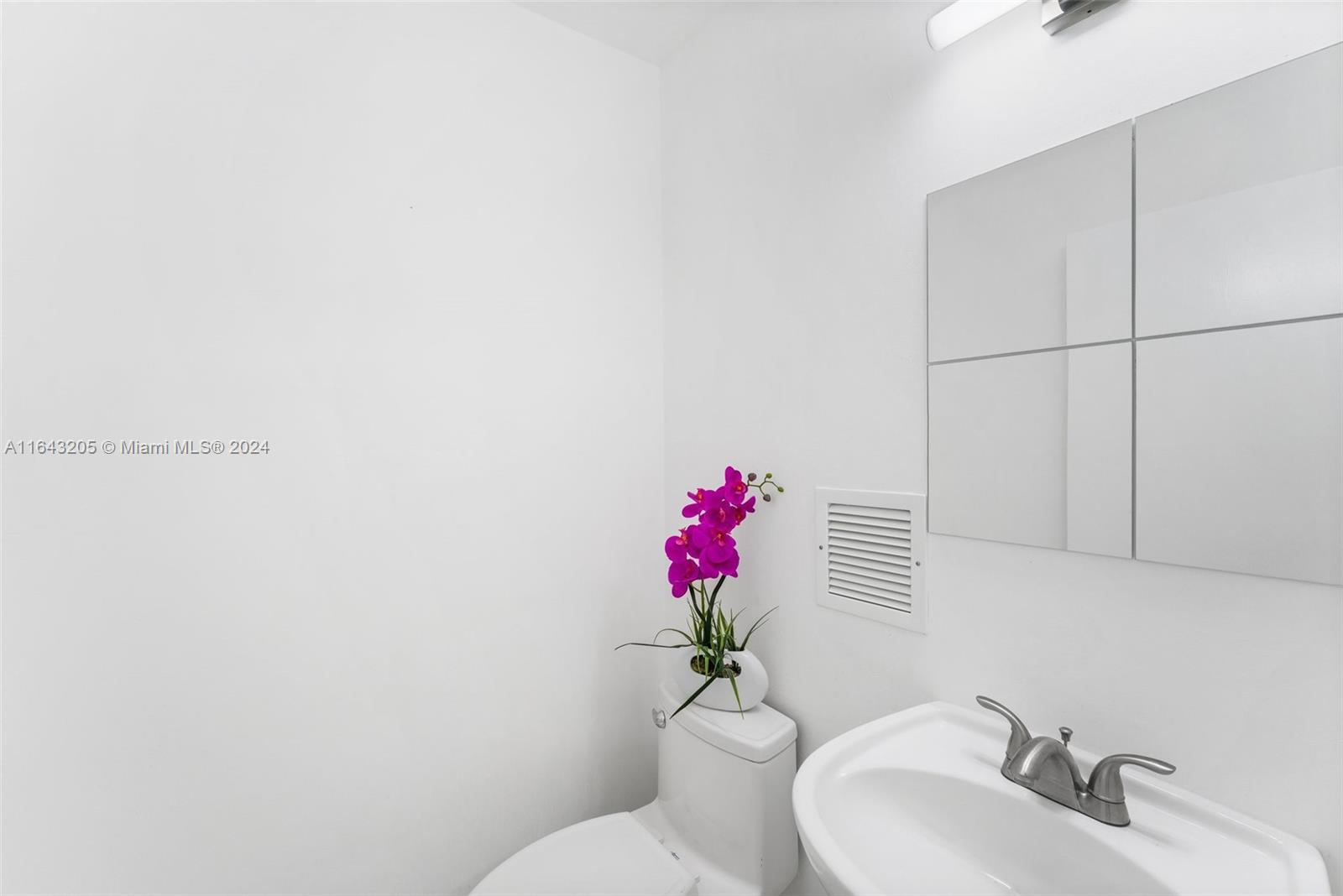 WEITZER SERENA LAKES TOWN - Residential