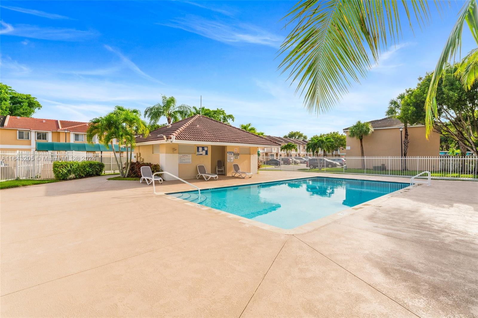 WEITZER SERENA LAKES TOWN - Residential