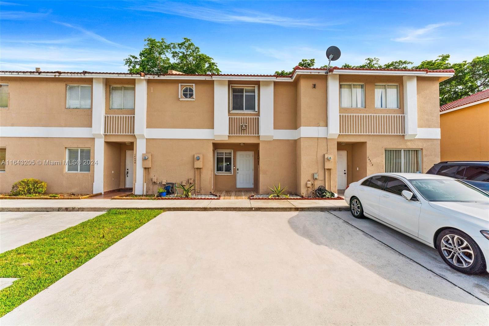 WEITZER SERENA LAKES TOWN - Residential