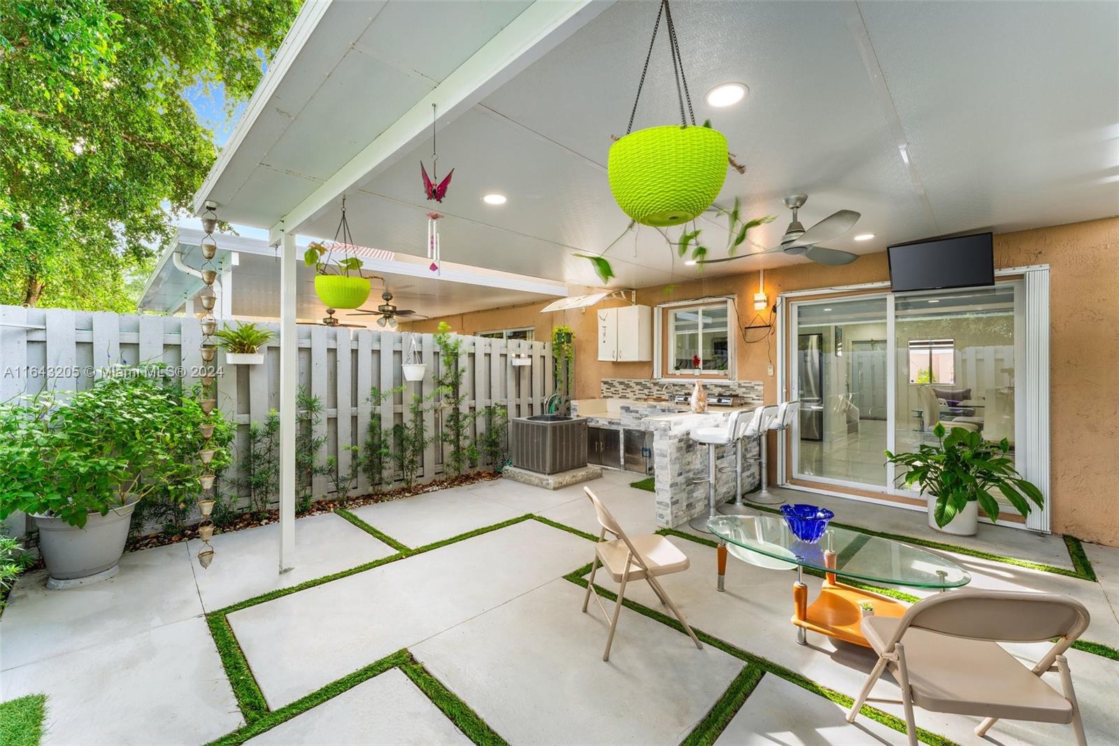 WEITZER SERENA LAKES TOWN - Residential