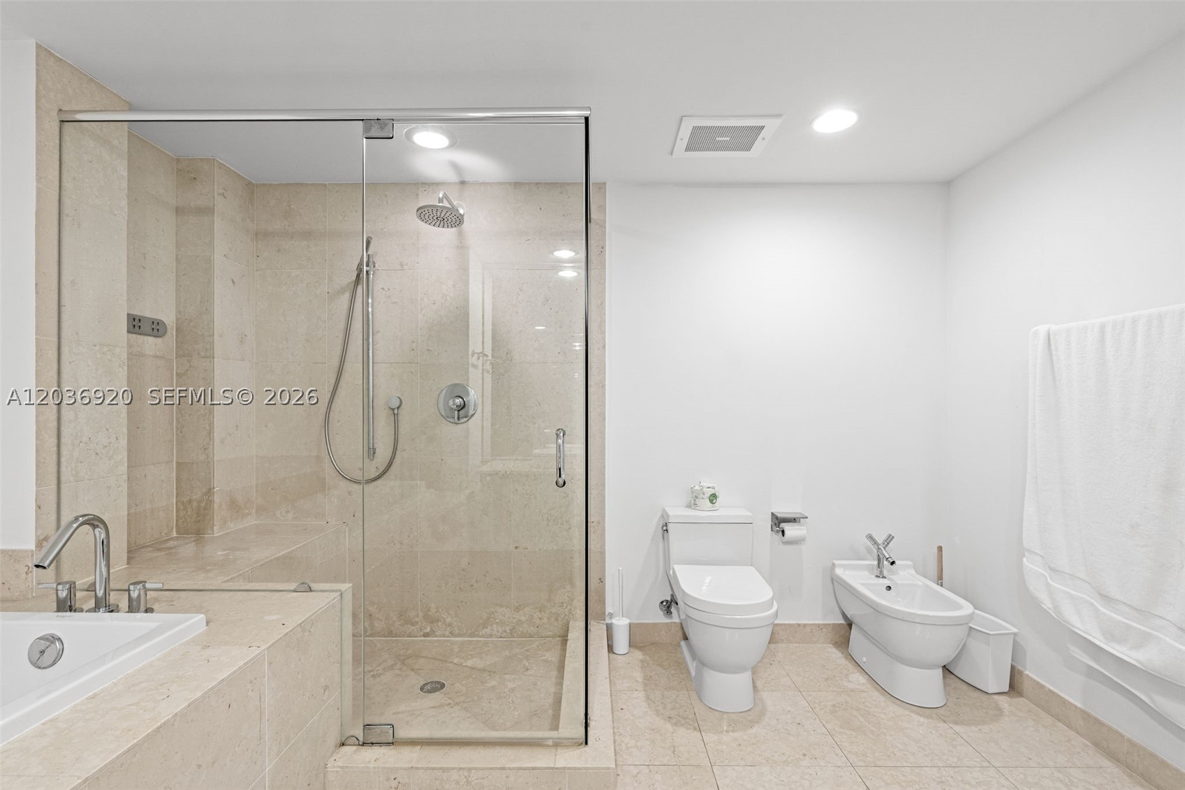 ICON BRICKELL NO TWO - Residential