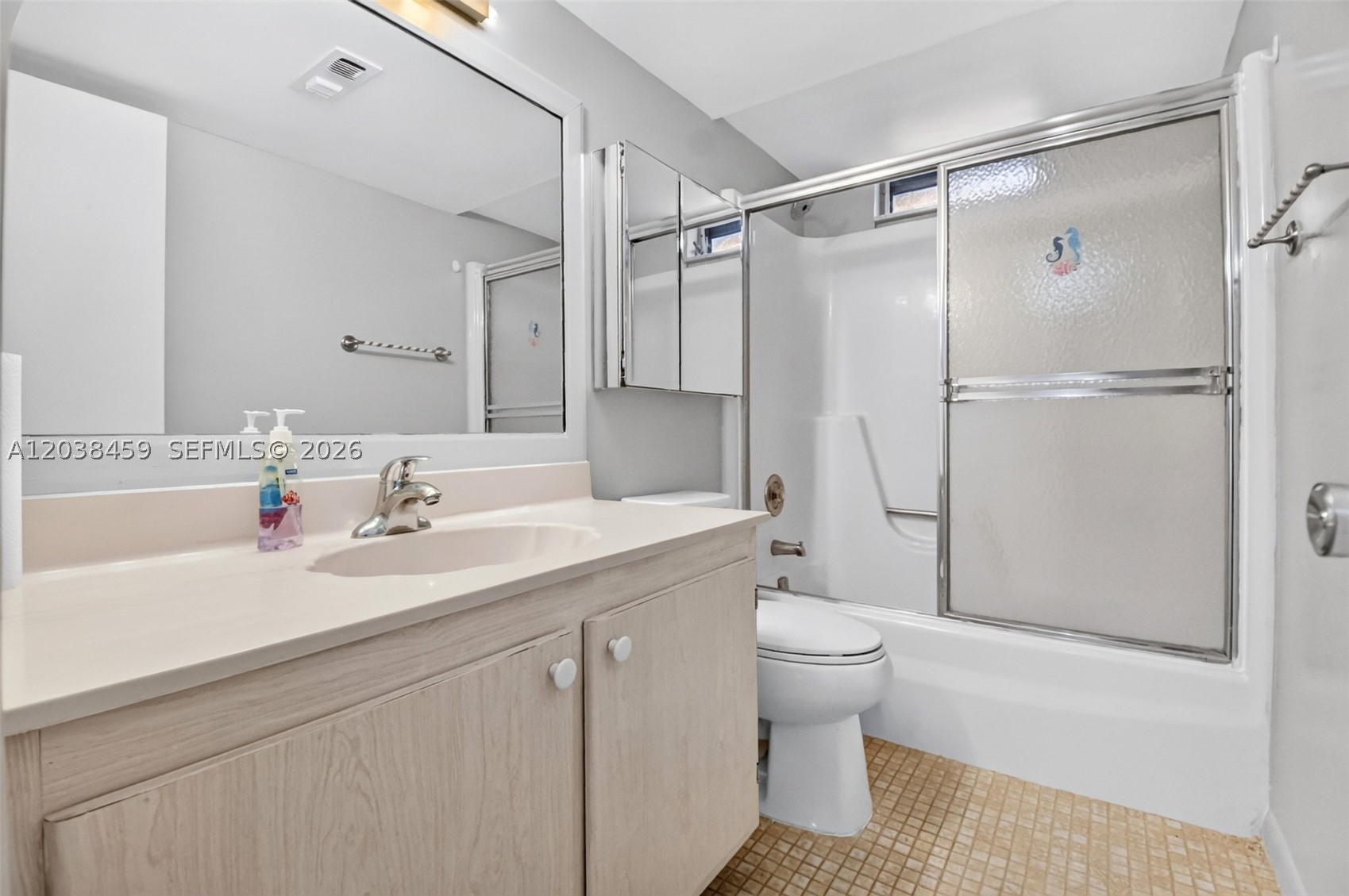 VILLAGE ROYALE ON THE GRE - Residential