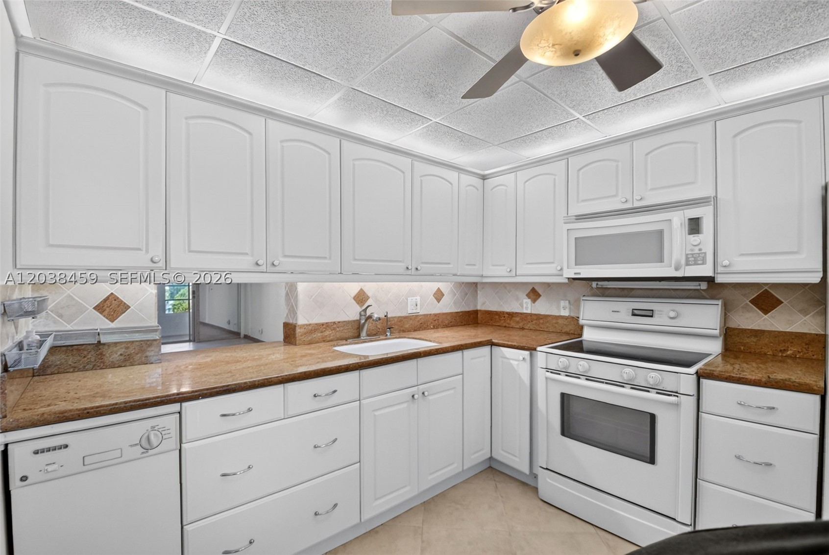VILLAGE ROYALE ON THE GRE - Residential