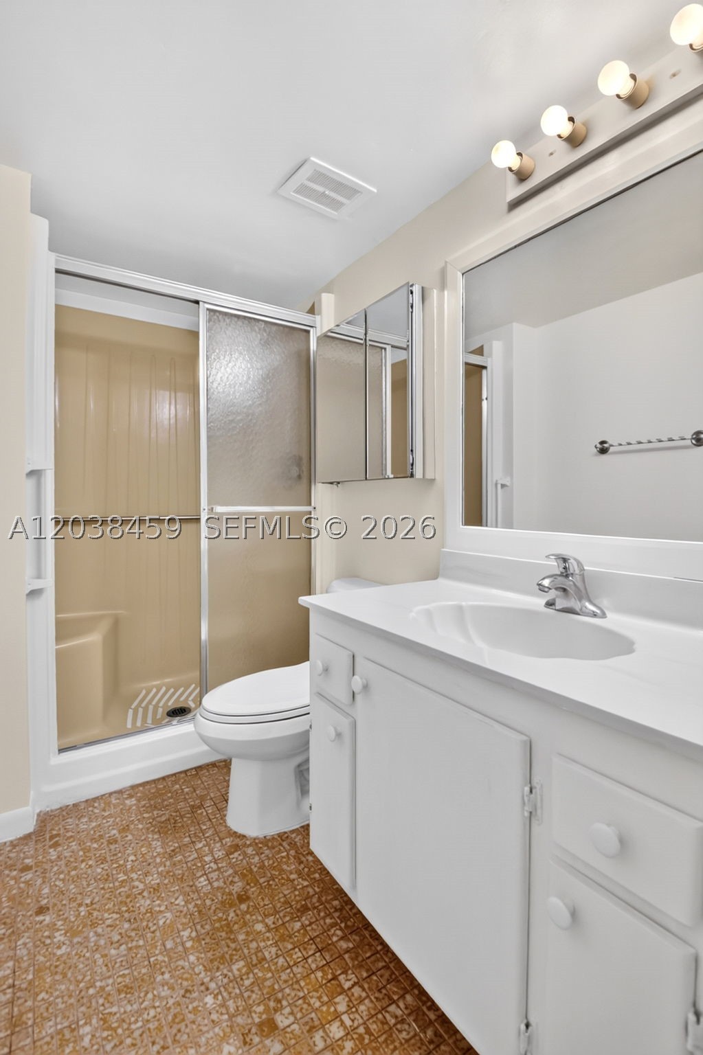 VILLAGE ROYALE ON THE GRE - Residential