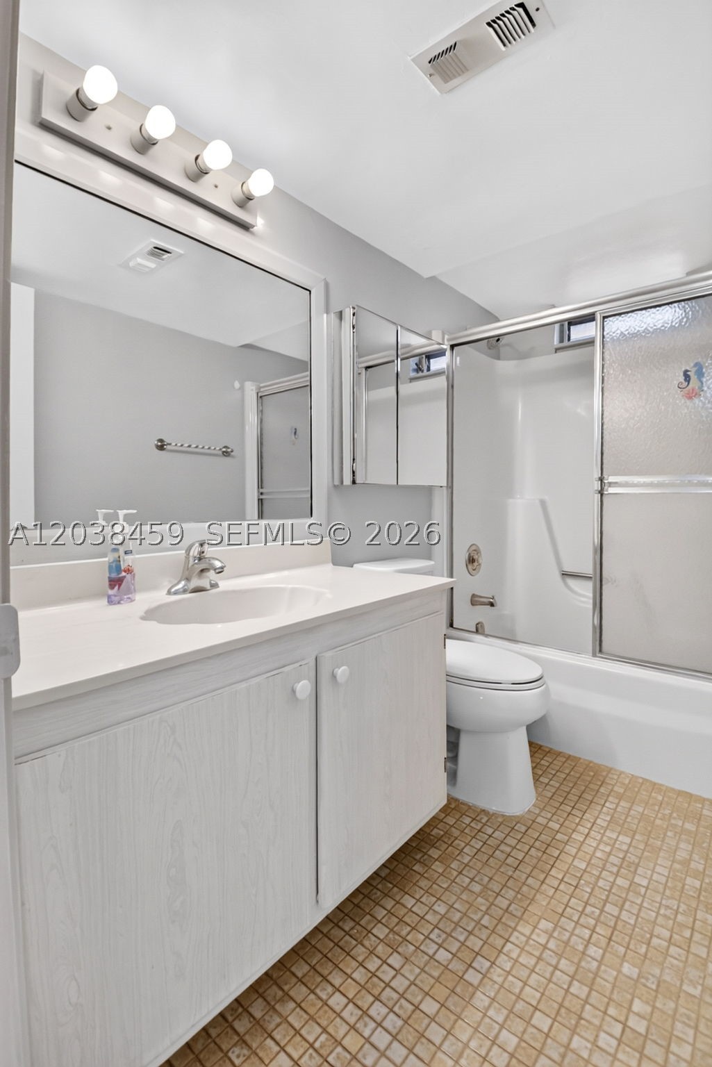 VILLAGE ROYALE ON THE GRE - Residential