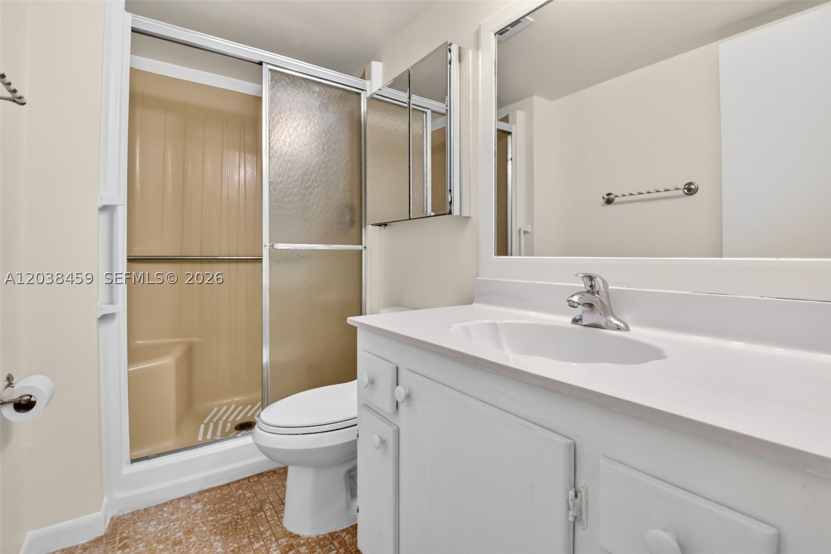 VILLAGE ROYALE ON THE GRE - Residential