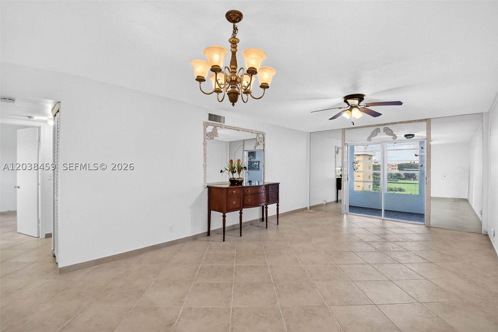 VILLAGE ROYALE ON THE GRE - Residential