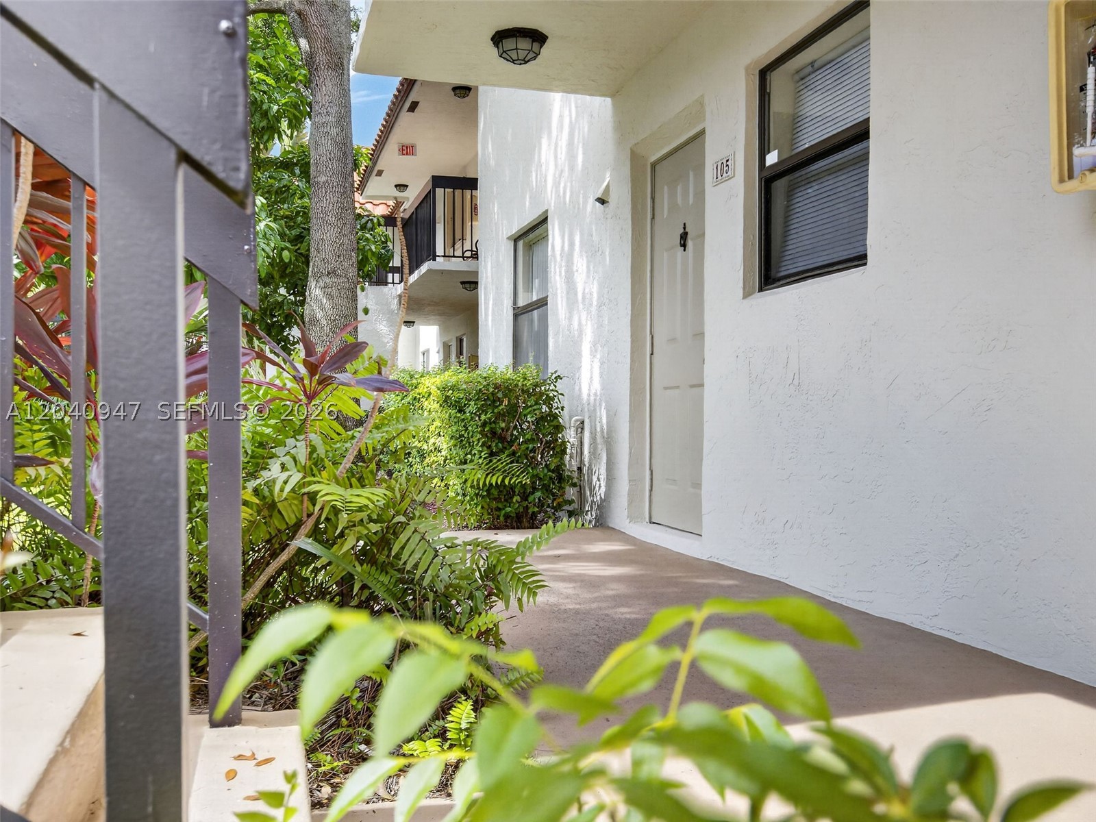WATERSIDE VILLAGE TWO CON - Residential