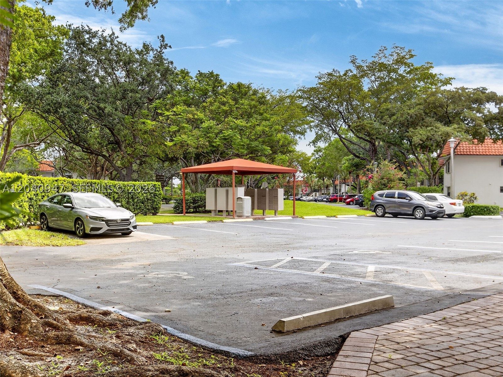 WATERSIDE VILLAGE TWO CON - Residential