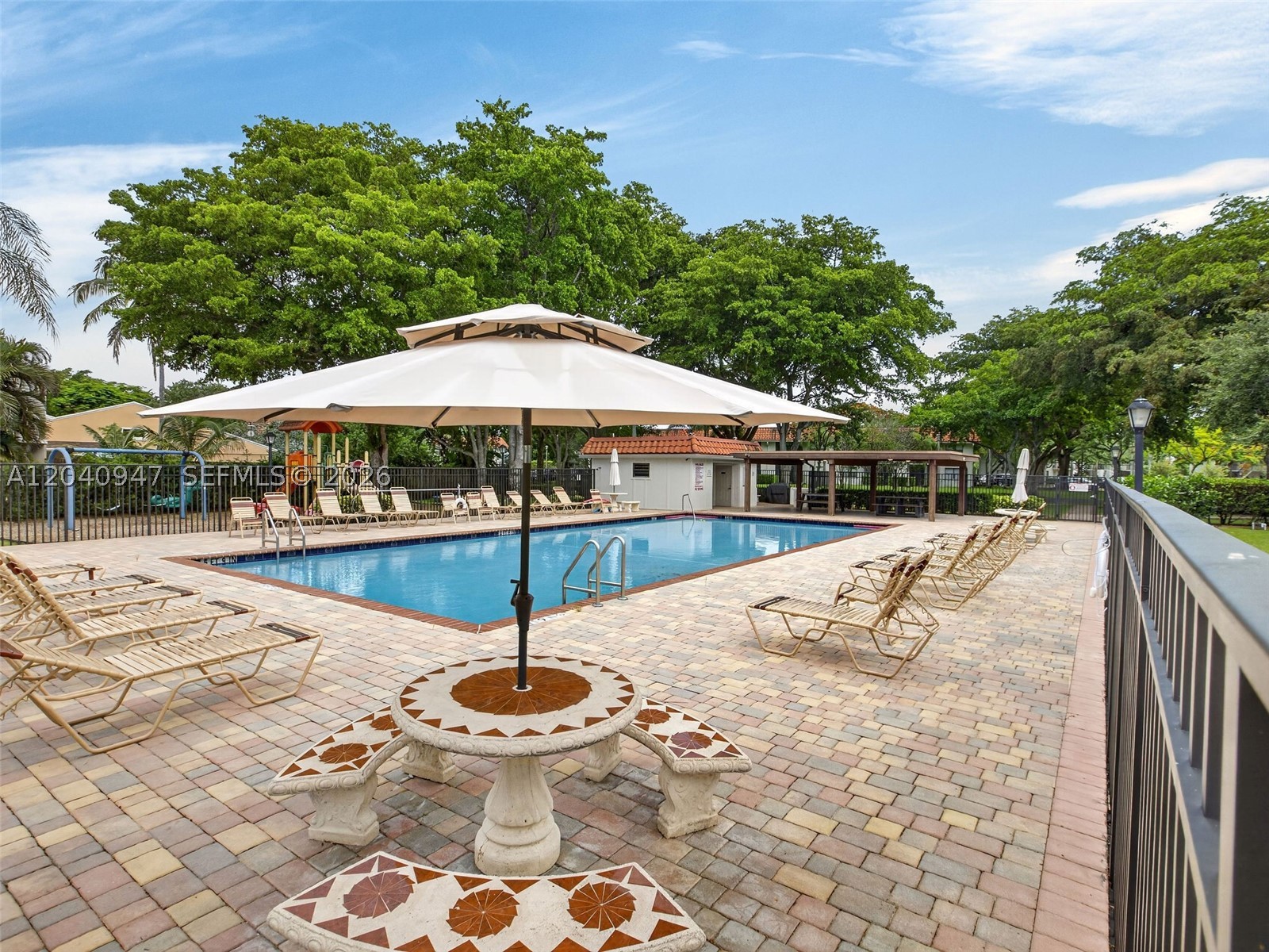 WATERSIDE VILLAGE TWO CON - Residential