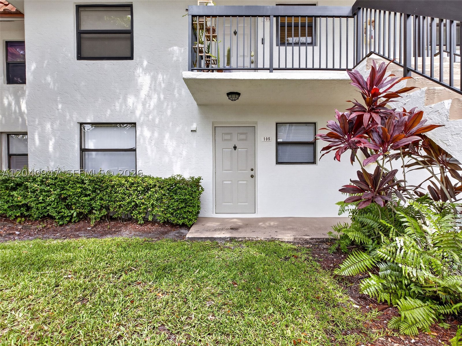 WATERSIDE VILLAGE TWO CON - Residential