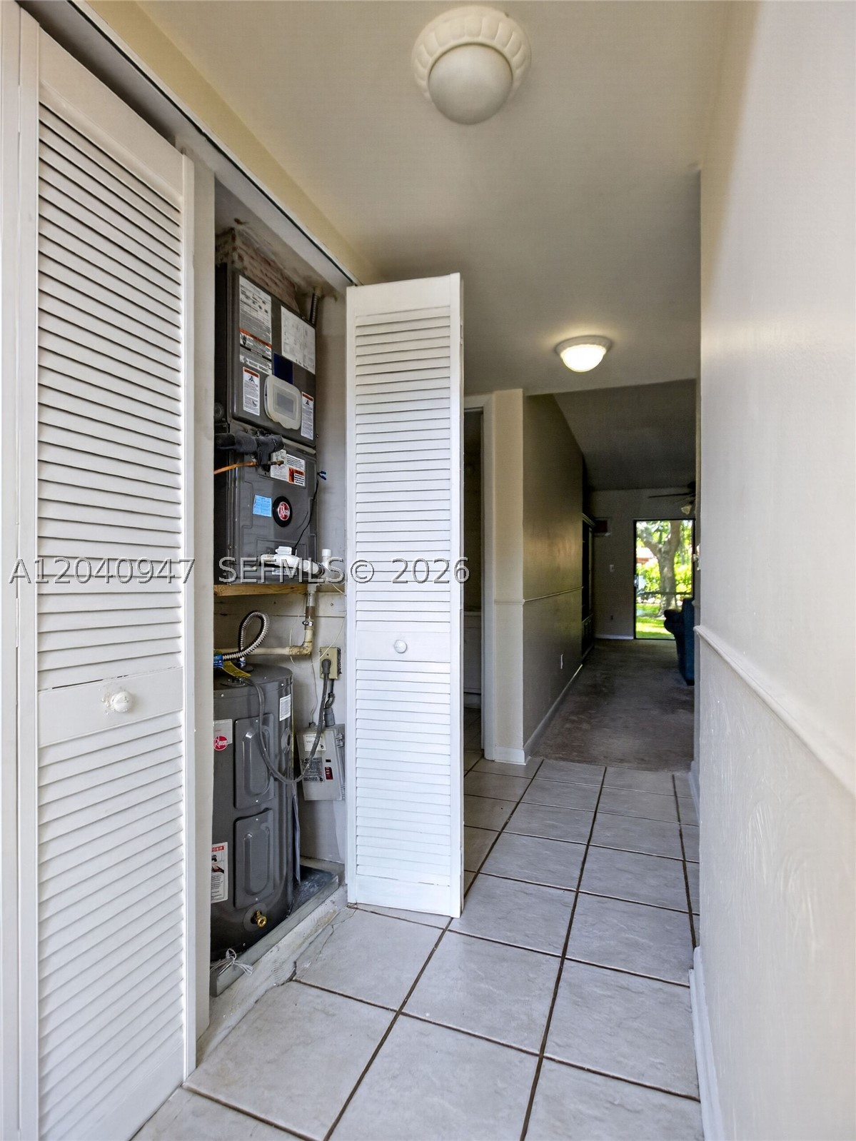 WATERSIDE VILLAGE TWO CON - Residential