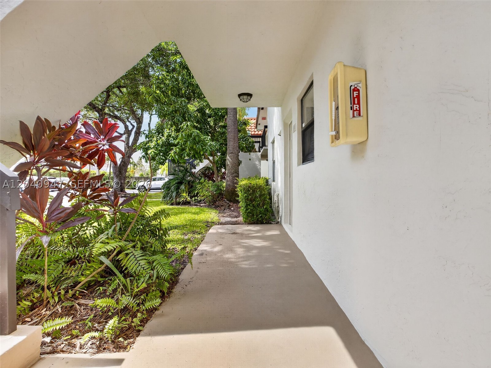 WATERSIDE VILLAGE TWO CON - Residential