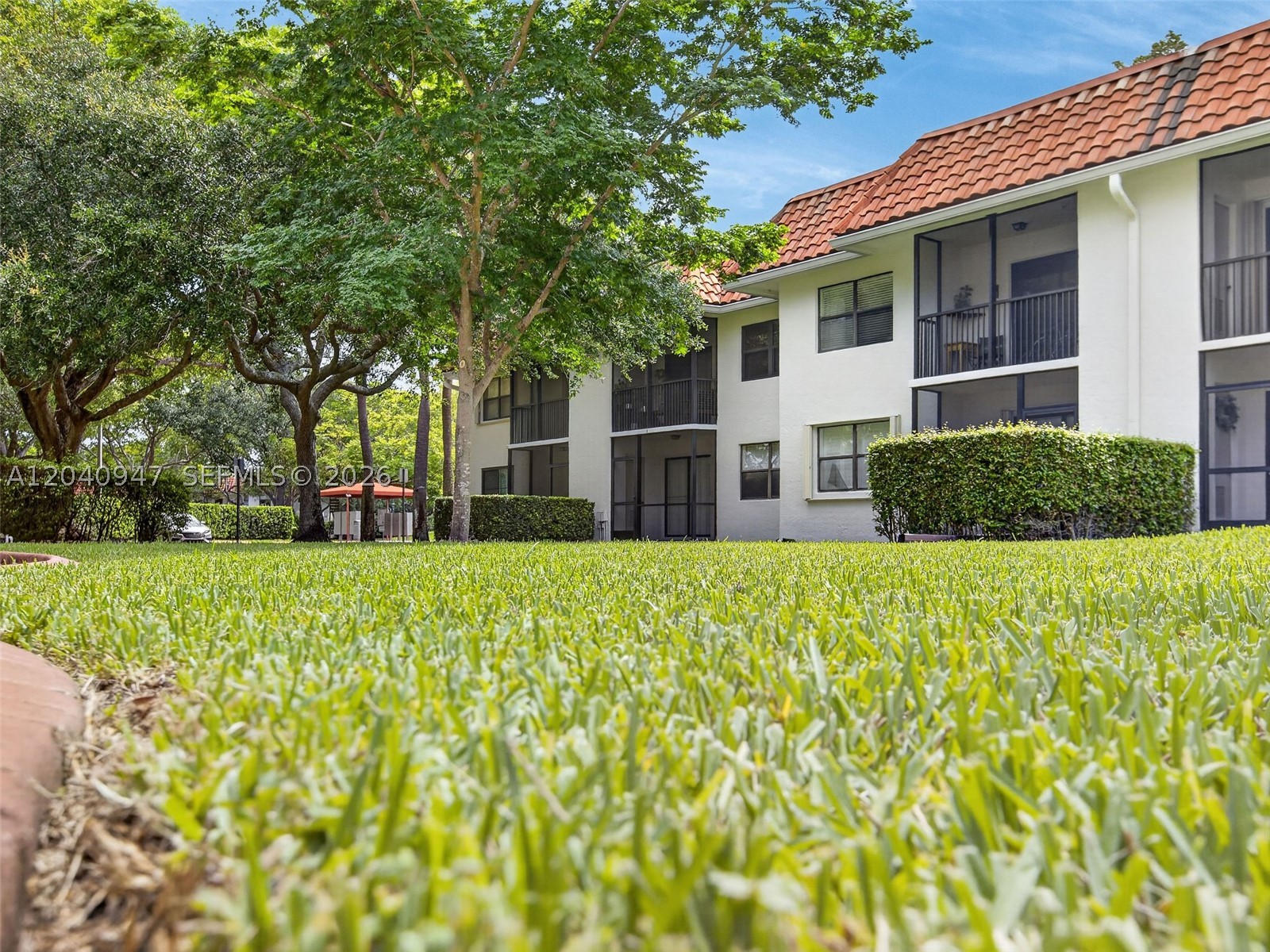 Excellent Location! Great 2-bedroom, 2-bathroom first-floor condo in the desirable Waterside Village community. Enjoy beautiful garden and pool views. Features include a newer washer and dryer, an A/C system, and a water heater. Ideally located with easy access to shopping, dining, parks, and major highways. Waterside Village offers excellent amenities and a beautifully maintained environment. A fantastic opportunity!