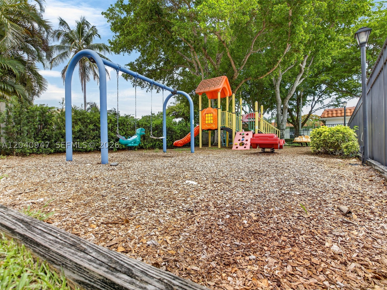 WATERSIDE VILLAGE TWO CON - Residential