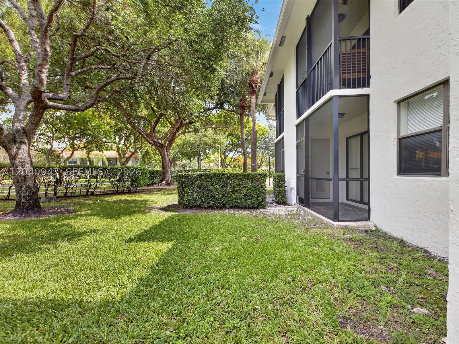 WATERSIDE VILLAGE TWO CON - Residential