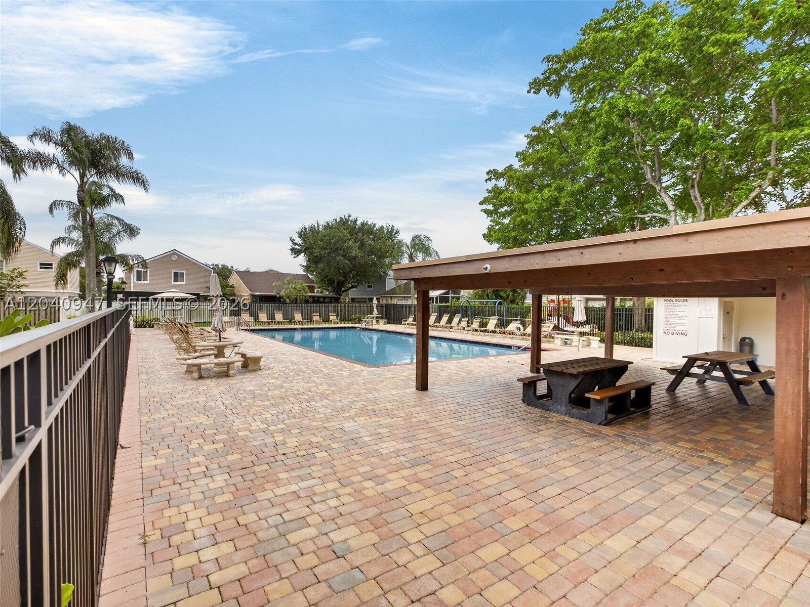 WATERSIDE VILLAGE TWO CON - Residential