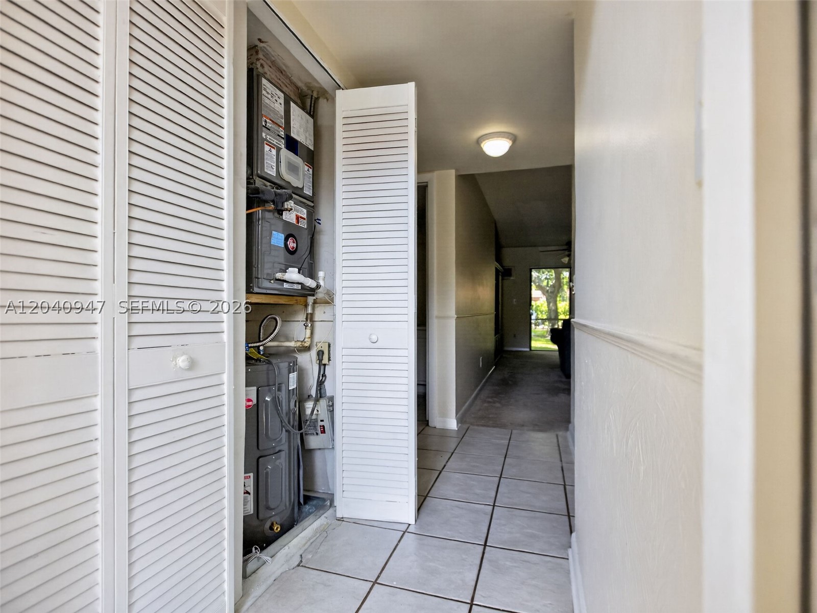 WATERSIDE VILLAGE TWO CON - Residential
