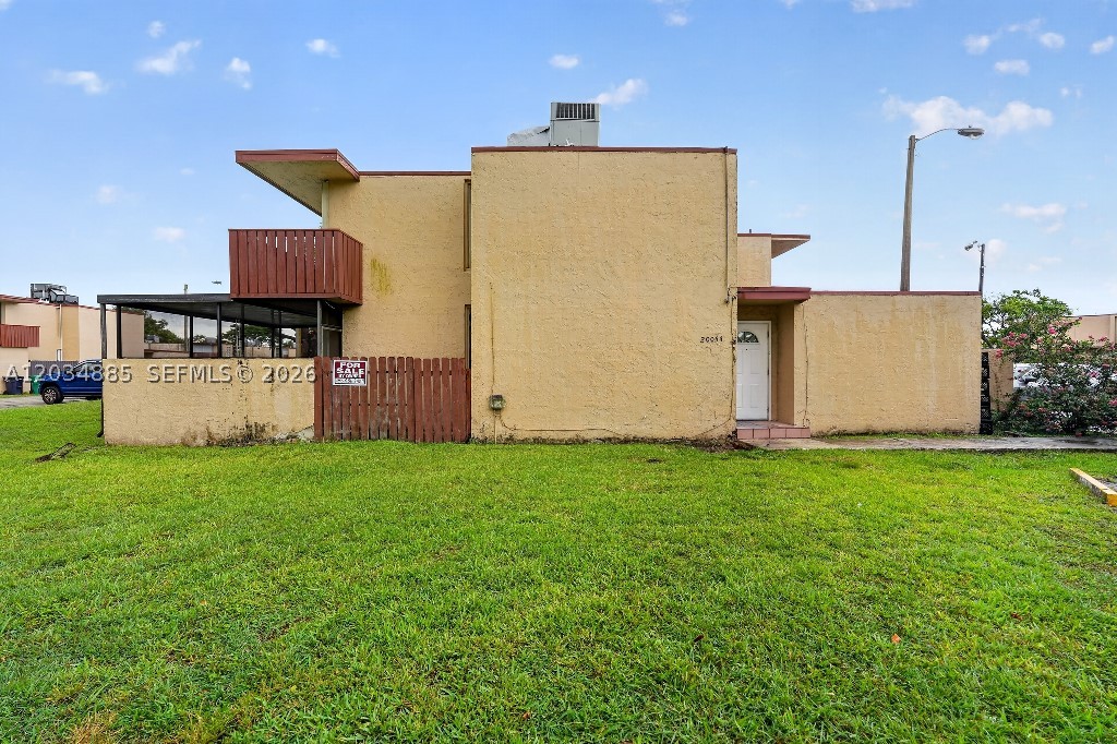 Great opportunity to own or invest this beautiful 3 bedrooms & 2 bathrooms townhouse 2-story, corner unit in the corner cluster in a gated community.  Roof was done in 2020. Balcony and great screen enclosed back patio for relaxing evenings. Two assigned parking spaces right in front of the unit. Access to major highways, shopping, and schools.