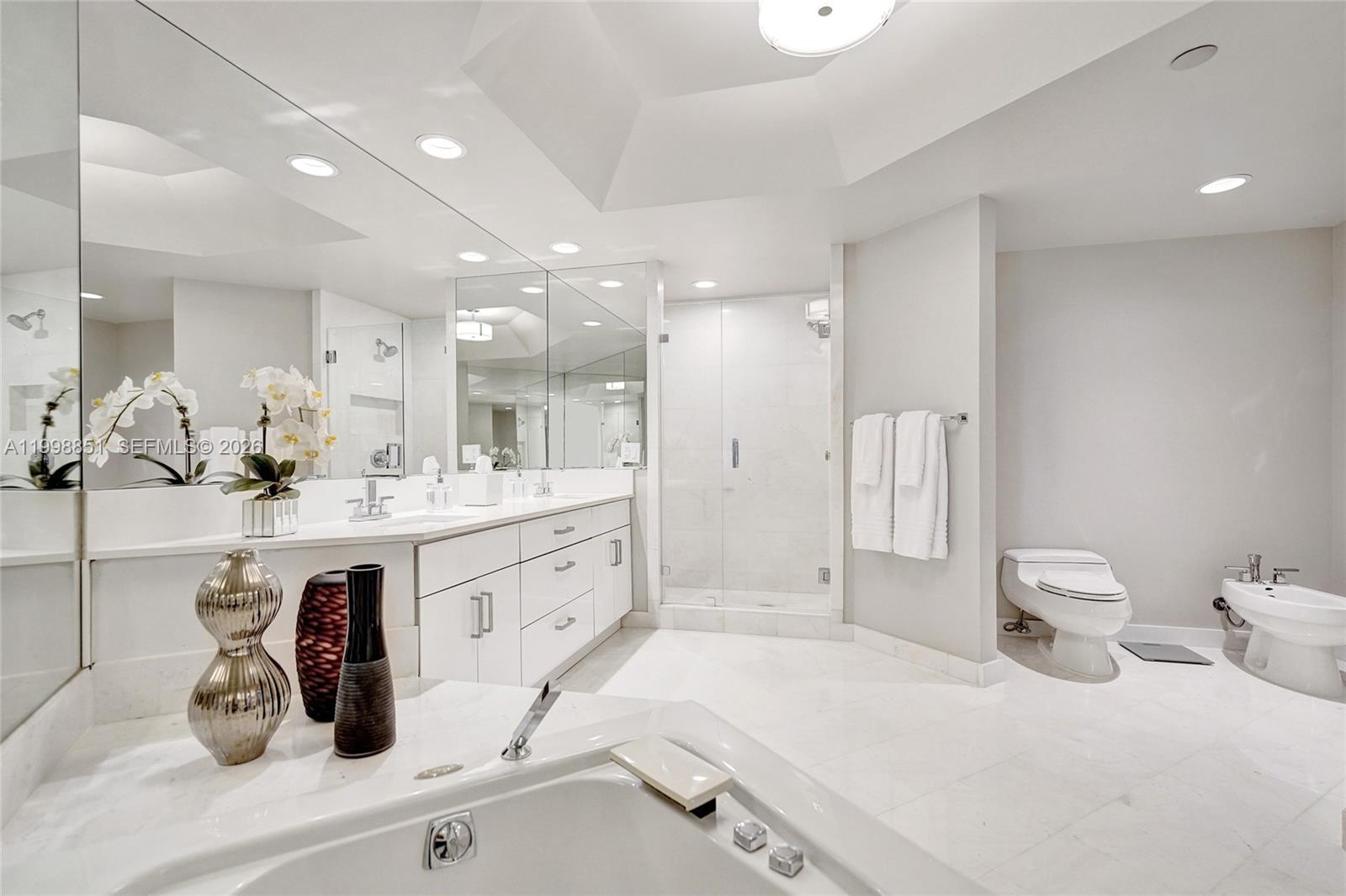2800 ISL BLVD WILLIAMS IS - Residential