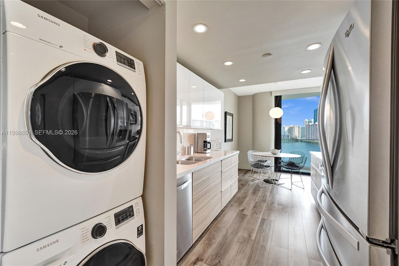 2800 ISL BLVD WILLIAMS IS - Residential