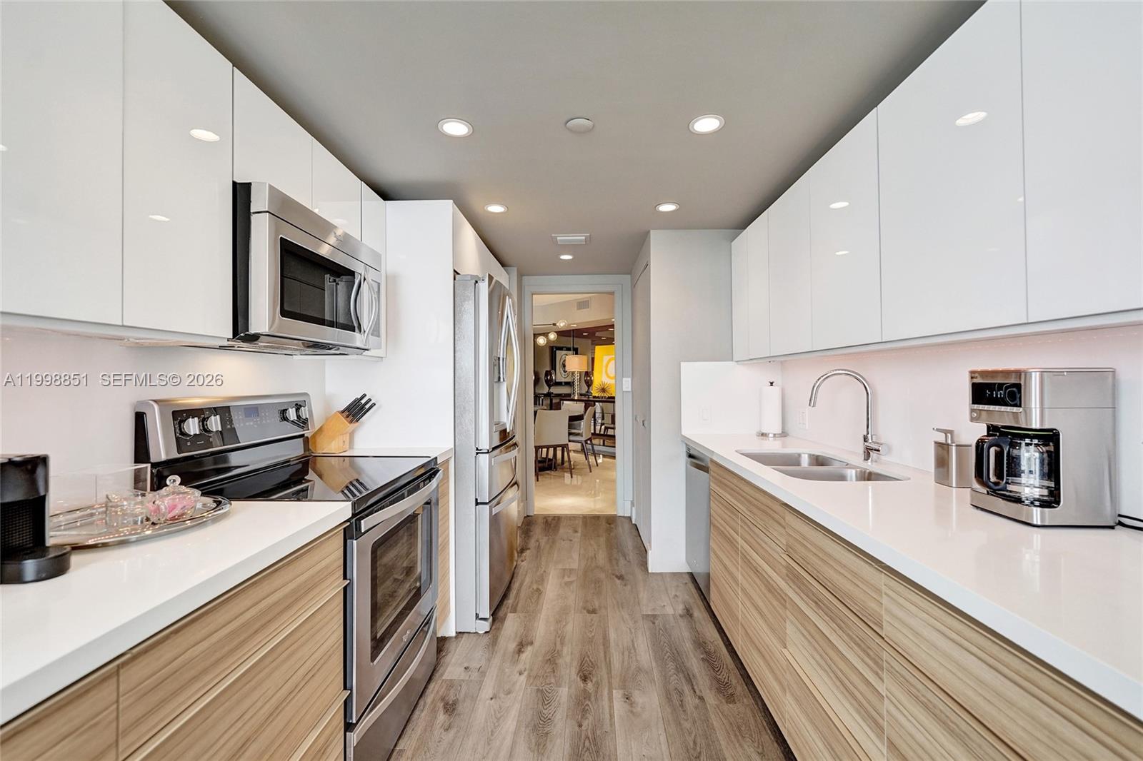 2800 ISL BLVD WILLIAMS IS - Residential