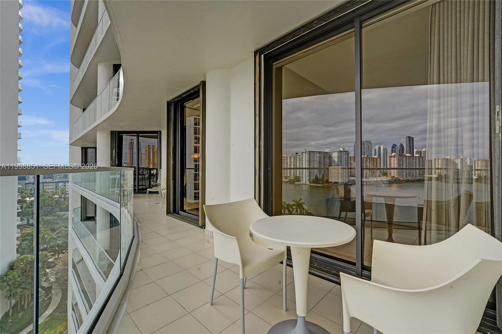 2800 ISL BLVD WILLIAMS IS - Residential