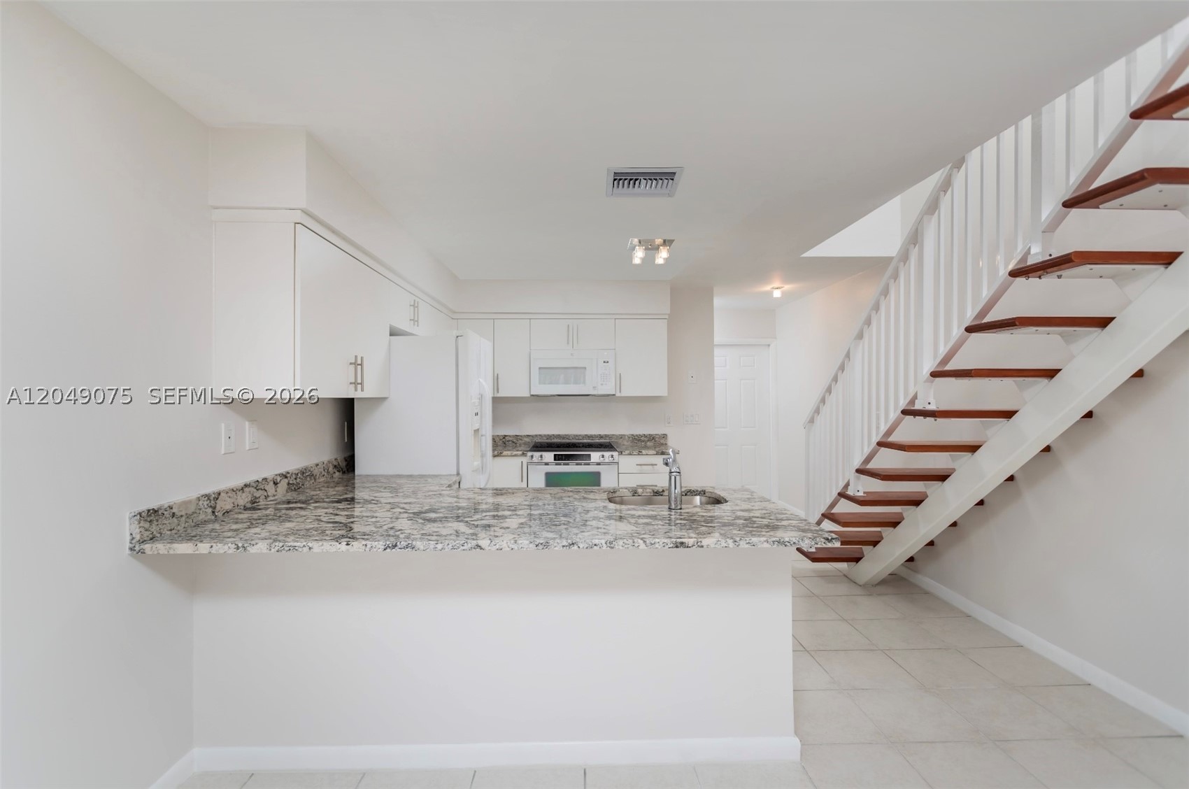 CORAL REEF TOWNHOUSES CON - Residential Lease